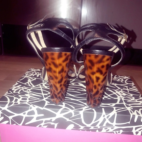 DVF Vera Too Houndstooth & Tortoise Sandals - Picture 3 of 4